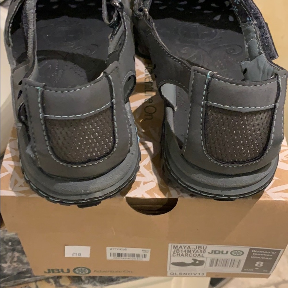 JBU water sandals - Picture 2 of 5